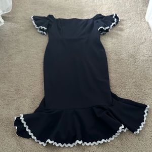 Queen Bee maternity dress. Size 12. NWT